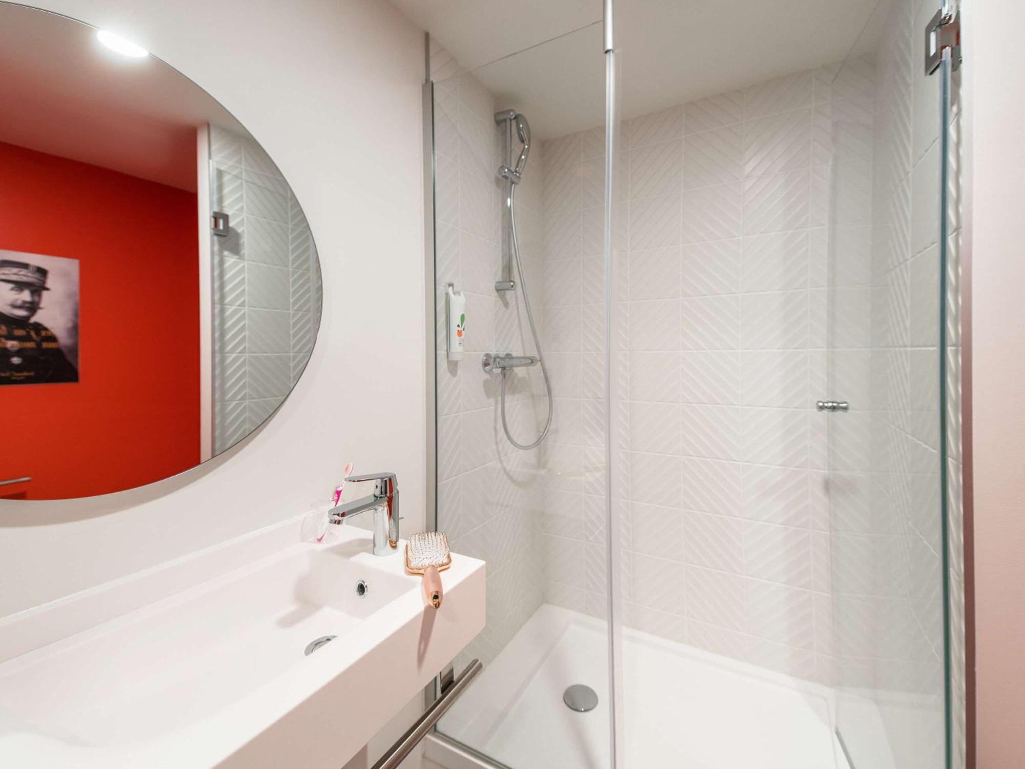 Ibis Styles Chalons En Champagne Centre Châlons-en-Champagne Exterior foto